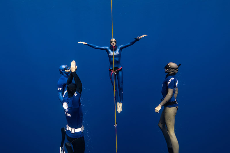 Freedivers training together in the UK